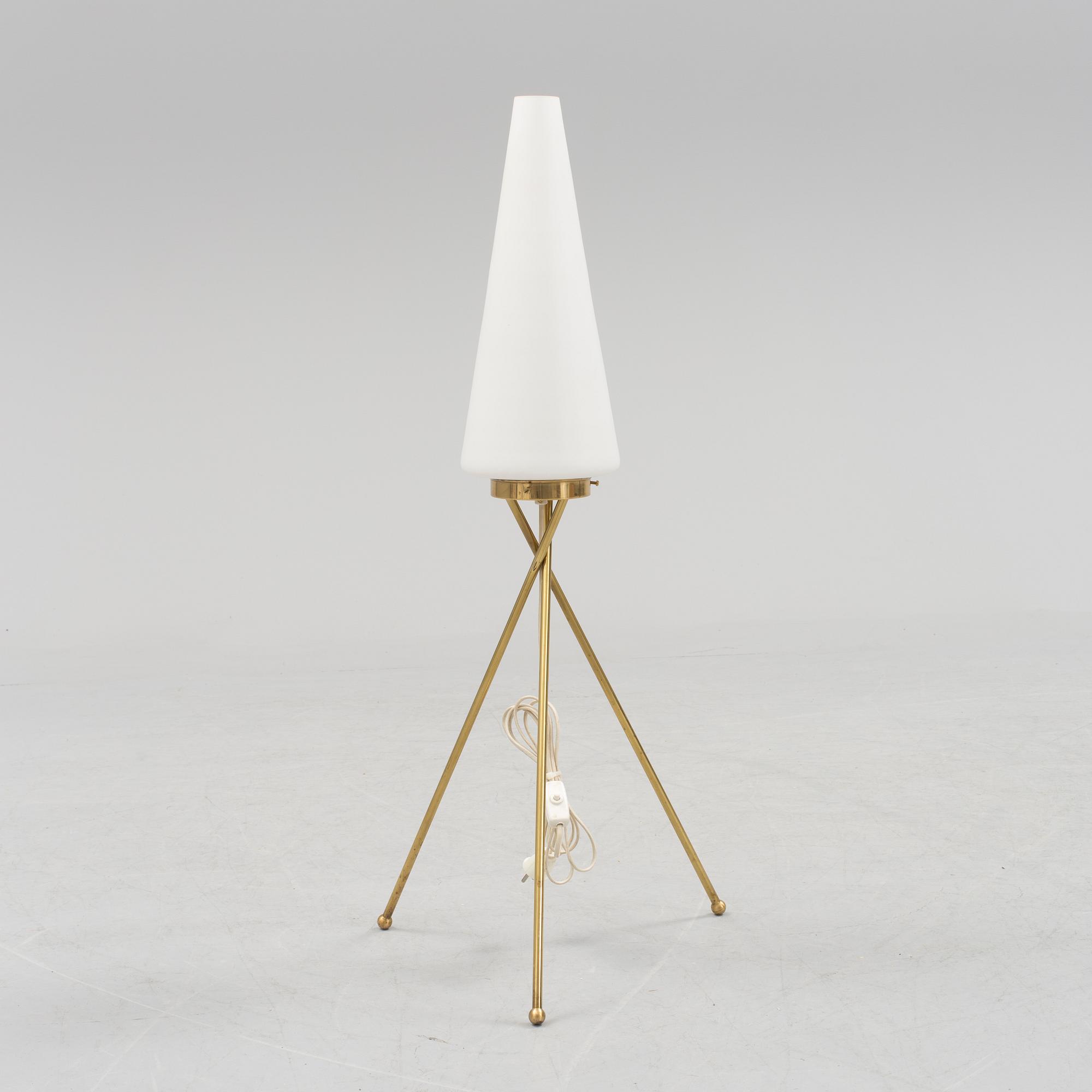 A mid 20th century floor lamp.