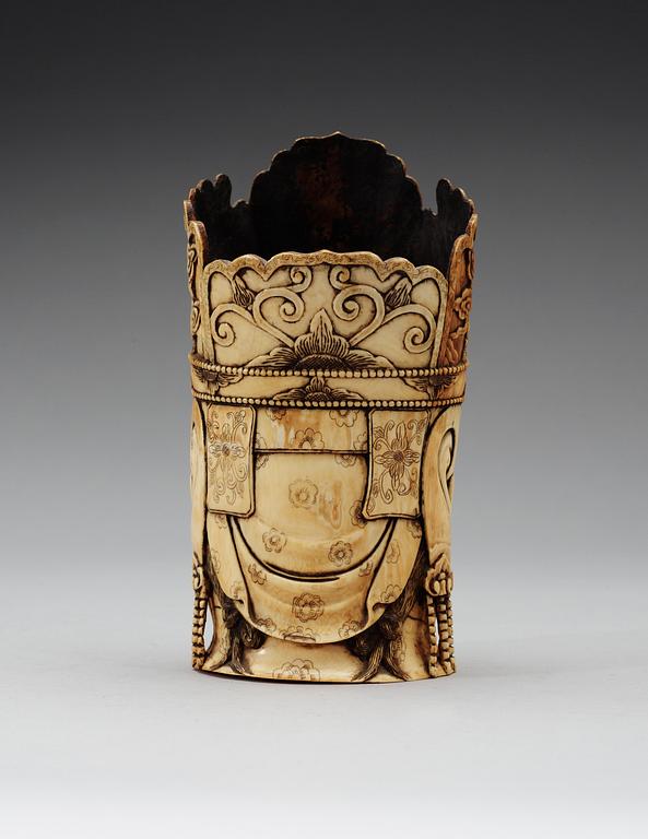 A carved ivory head of Guanyin, Qing dynasty.