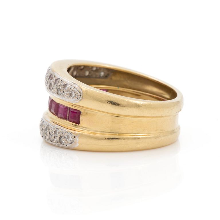 A step cut ruby and brilliant cut diamond ring. Total carat weight of diamonds circa 0,80ct.