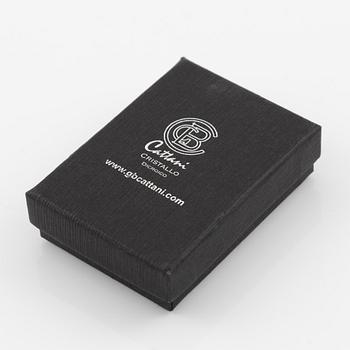 Brooch 18K white gold with brilliant-cut diamonds.