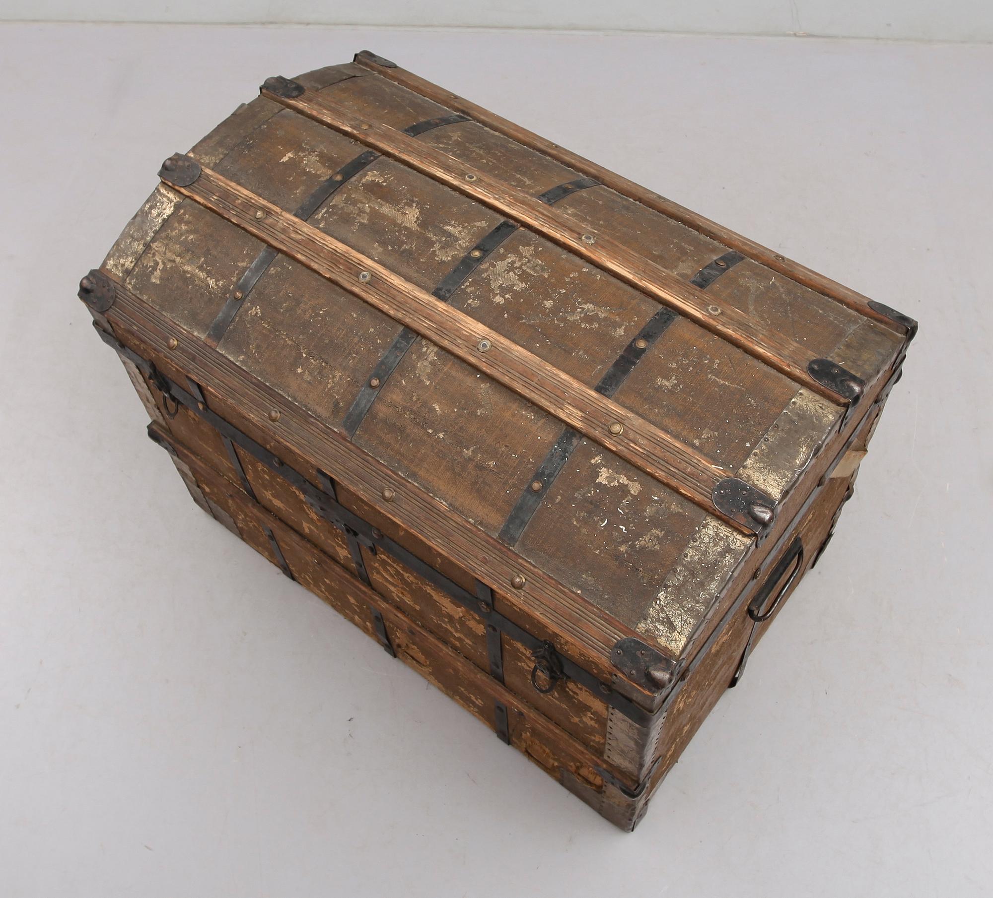 KOFFERT, 1900-talets första hälft.