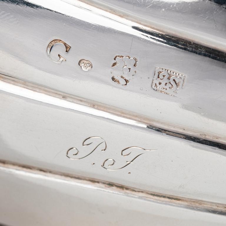 Isak Sauer, gräddsnäcka, silver, Stockholm 1765. Rokoko.