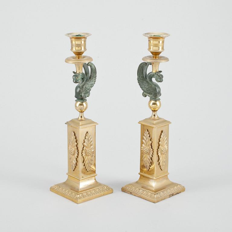LJUSSTAKAR, ett par, brons, empir, 1800-talets första hälft.
