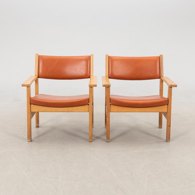 Hans J. Wegner, armchairs a pair model no. 214 Getama Denmark.