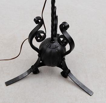 GOLVLAMPA, 1900-talets första hälft.