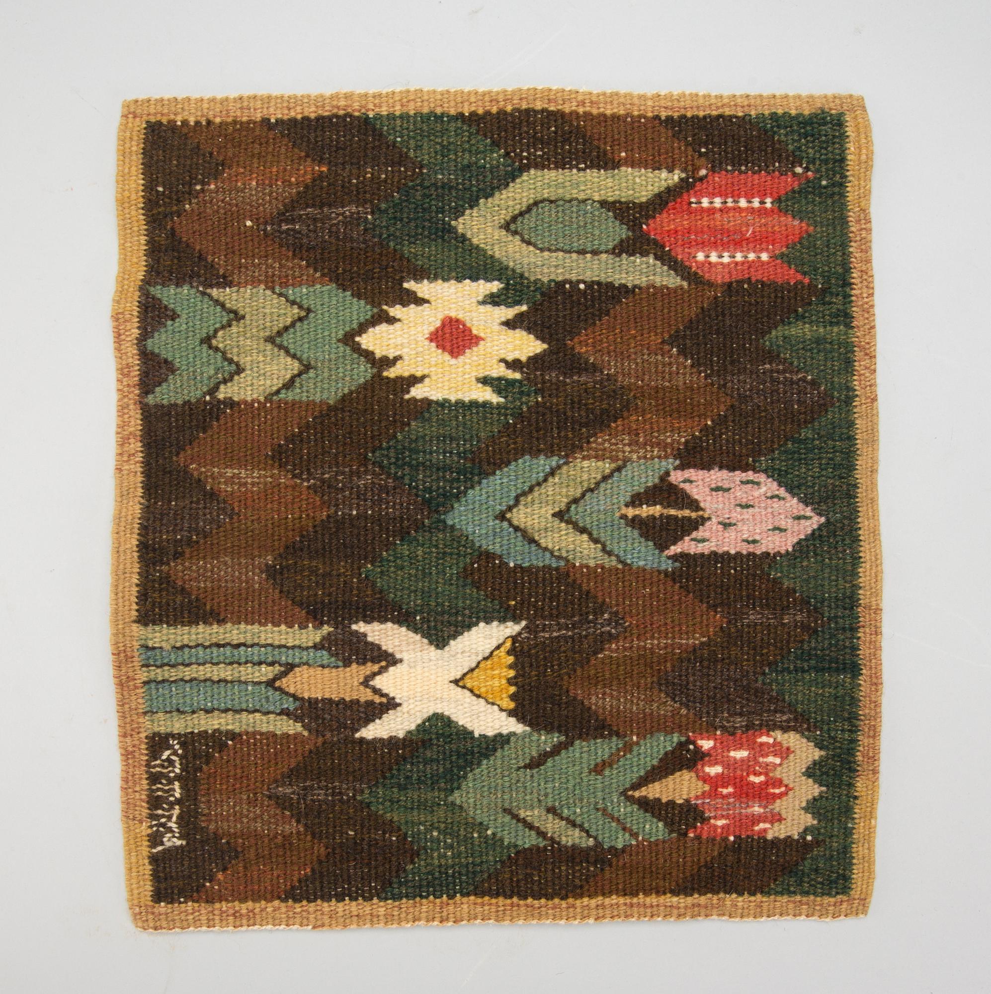 VÄVNAD. "Täppan". Gobelängteknik. Signerad AB MMF (AB Märta Måås-Fjetterström). Ca 37 x 33,5 cm.