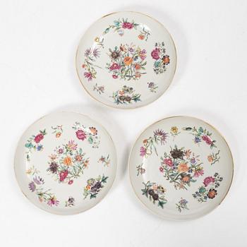 Koppar med fat, 8 st, porslin, Kina, Qianlong (1736-95).