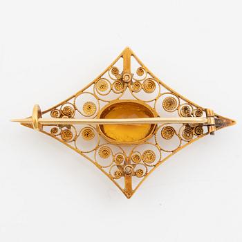 Brooch, 18K gold, filigree work with citrine.