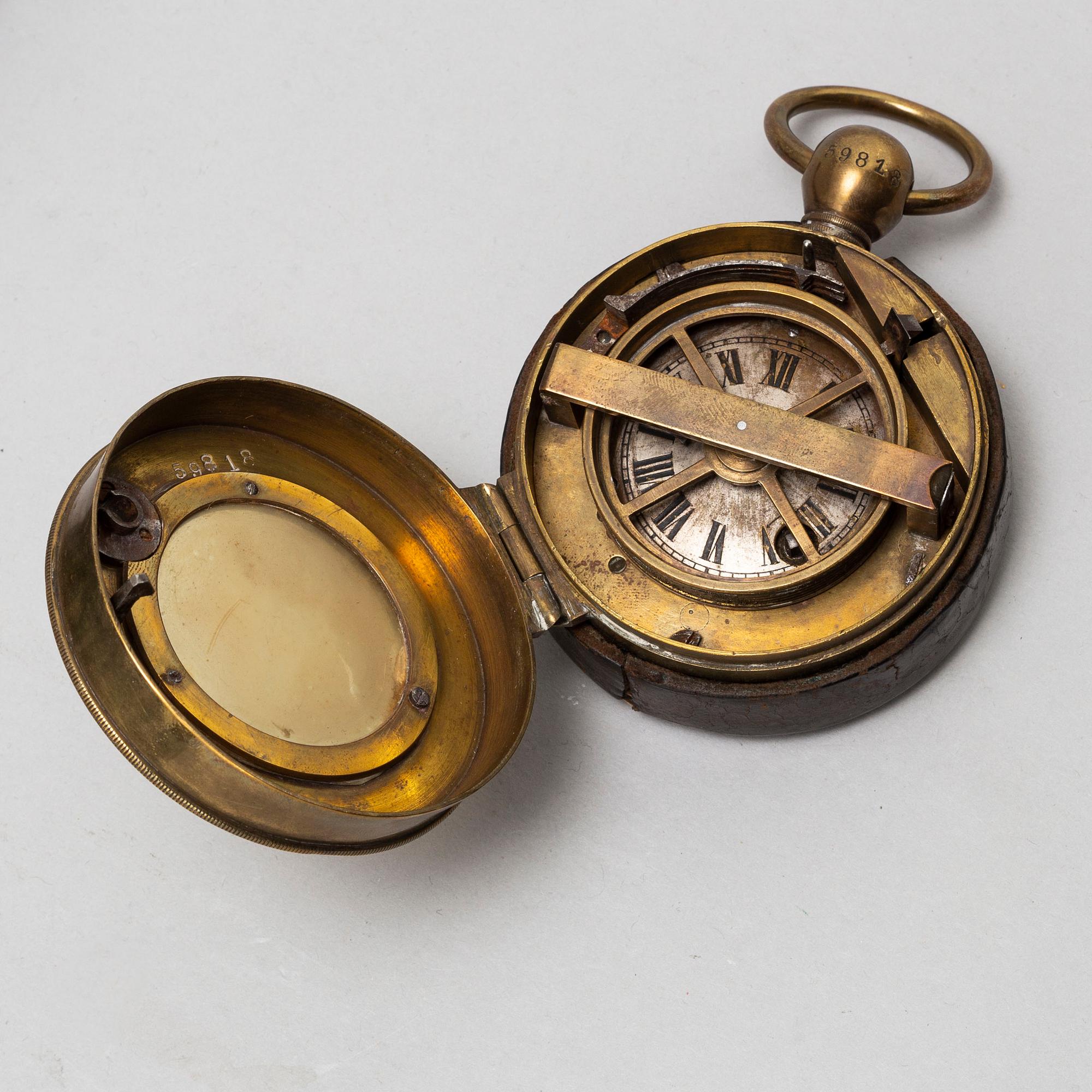 TVÅ HANDFÄNGSEL samt RESEUR, 1700/1800-tal.