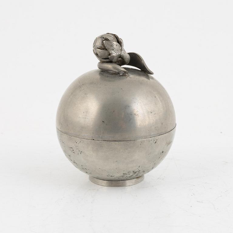 Firma Svenskt Tenn, a pewter bonbonniere model "999", Stockholm 1929.