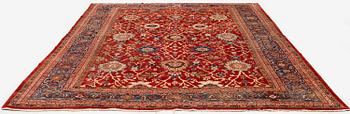 An antique Ziegler carpet, Sultanabad area. c. 401 x 337.5 cm.