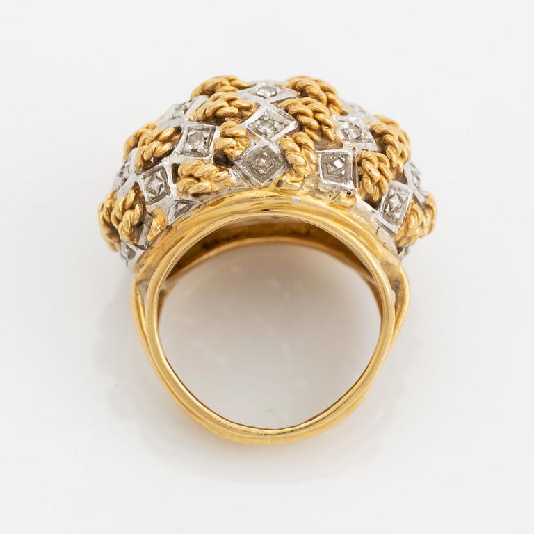 Ring 18K guld med åttkantslipade diamanter.