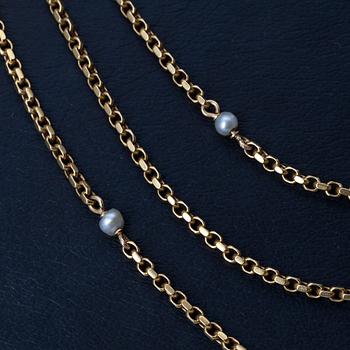 HALSKED, 18K guld, naturliga pärlor 9 st, ca 3 mm. Tidigt 1900-tal. Vikt 27,6 g.