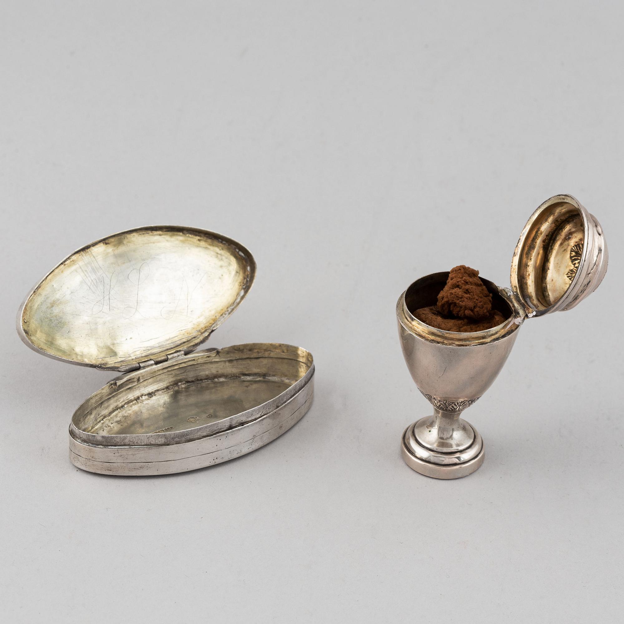 Two silver boxes, AI Lignell, Sundsvall, Sweden circa 1820 and PO Quade, Maribo, Denmark 1840-96.
