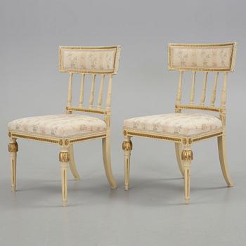 STOLAR, ett par, sengustavianska, omkring år 1800.