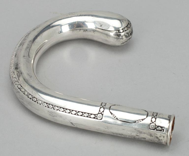 HANDTAG för PROMENADKÄPP, silver, Finland 1925. Vikt 124 g.