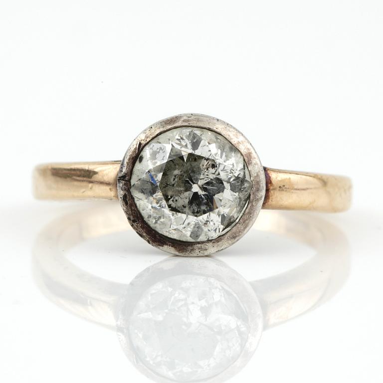 ENSTENSRING, guld, gammalslipad diamant ca 1.50 ct. Kvalitet ca I/Piqué. Vikt ca 2,5 gram.