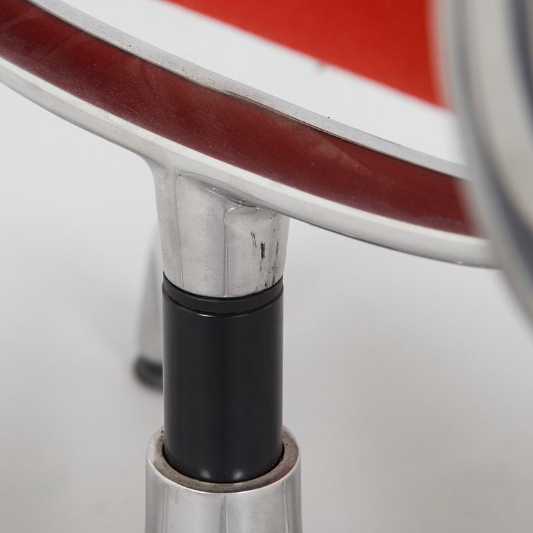Charles & Ray Eames, työtuoli, 'Soft Pad Chair EA217', Vitra.