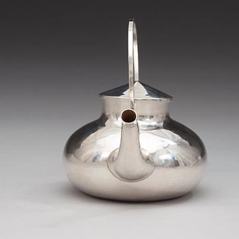 A Carl G.H. Jahnsson silver teapot, Stockholm 1965.