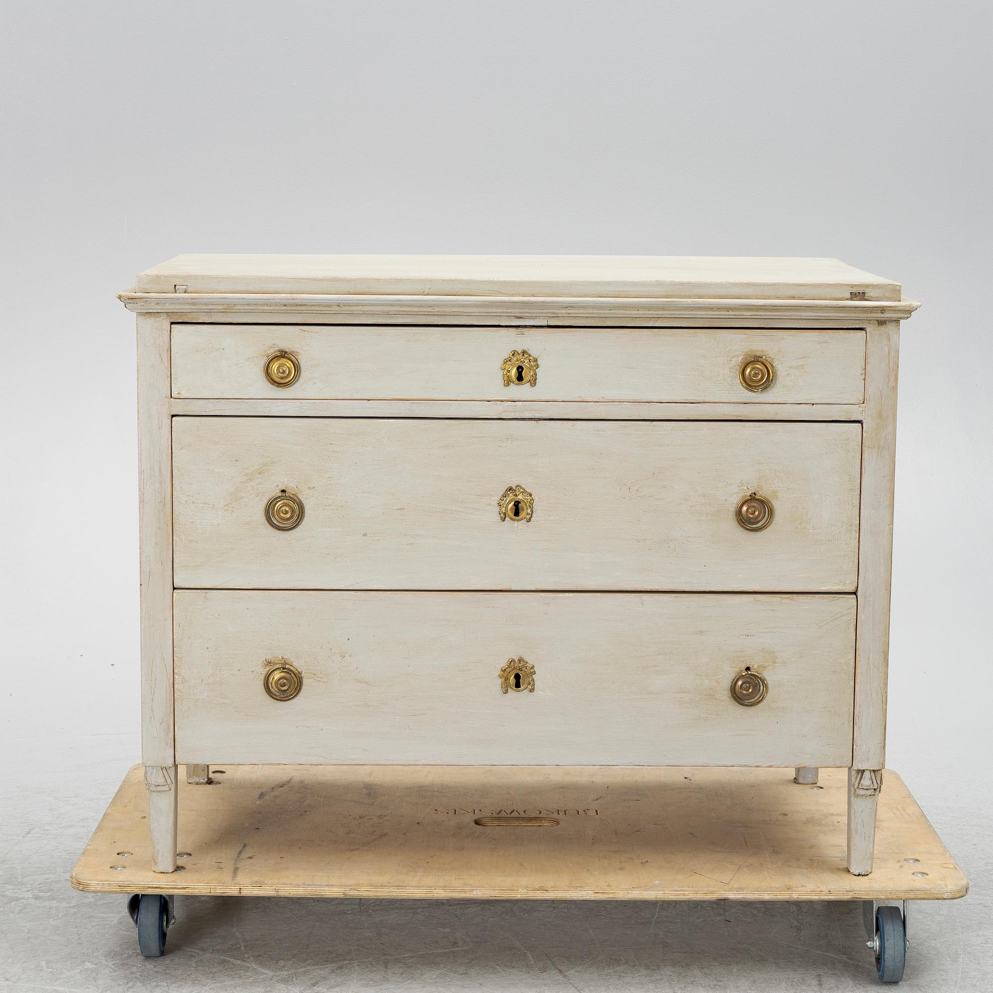 A chest of drawers, Gustavian style, 19th century.