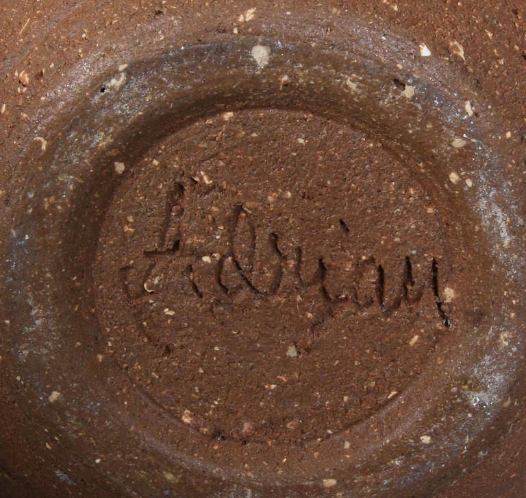 VAS, glas, sign Sigurd Persson samt SKÅL, lergods, sign Else Adrian.