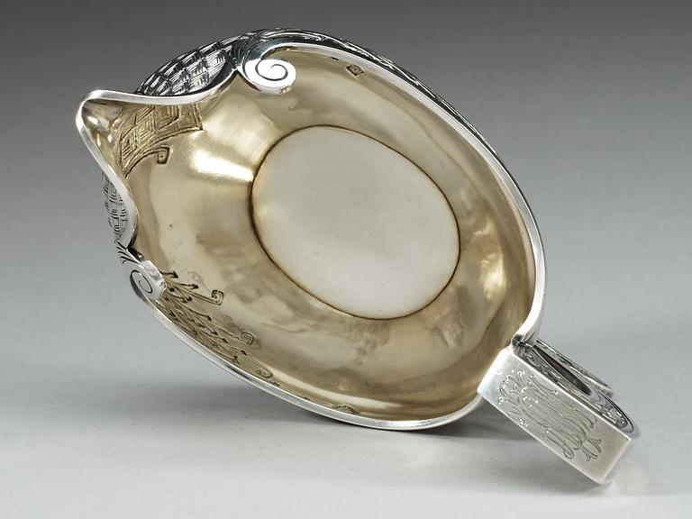 A Russian silver kovsch, makers mark of Pjotr Loskutov, Moscow 1896-1908.
