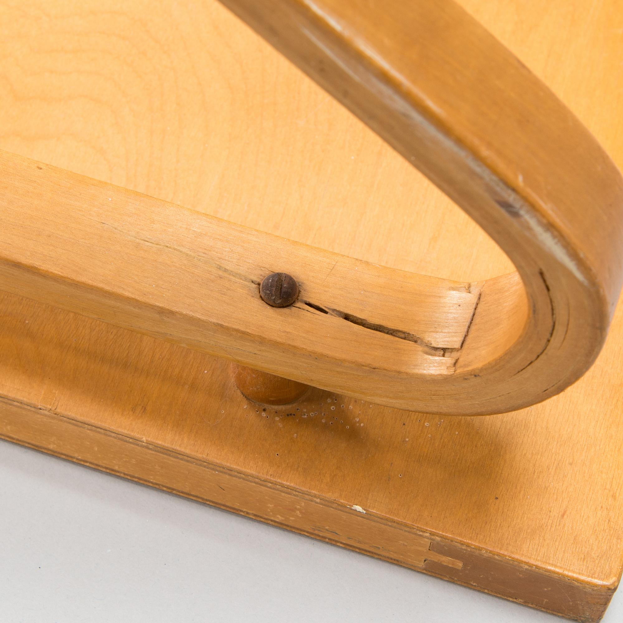 Alvar Aalto, shelf, model 112, O.Y. Huonekalu- ja Rakennustyötehdas A.B, 1930s-40s.