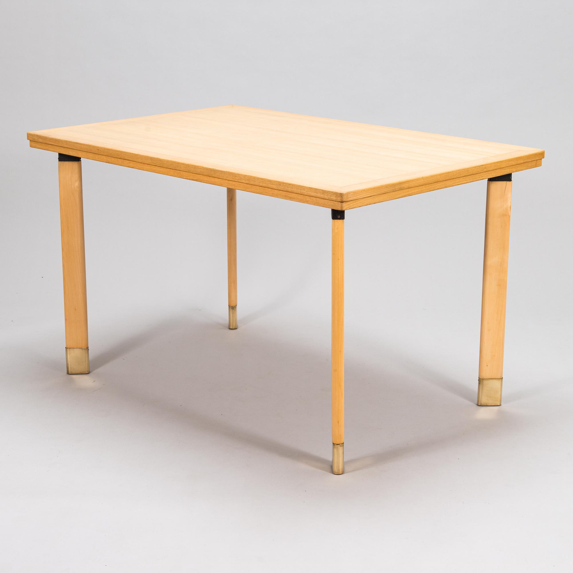 Alvar Aalto, a dining table made to order for SII in 1956.