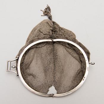 AFTONVÄSKOR, 2 st, i silver och försilvrad metall.