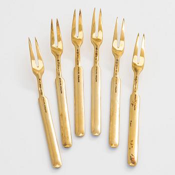 Tillander, six cocktail/serving forks, enamel and gilded silver (916), Helsinki, 1950.