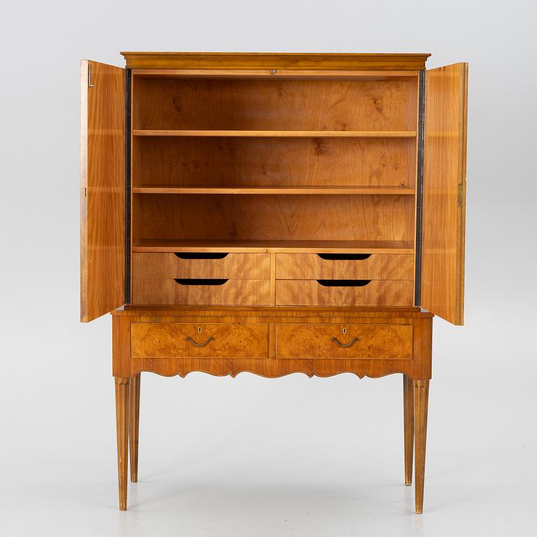 Skåp, modell 152, Alfred Ehrlin AB, Tranås, 1940-tal.