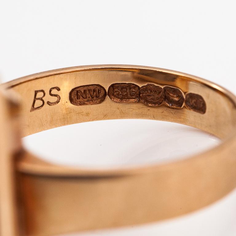Bror Sundgren, Ring, 14K guld, rökkvarts. Westerback, Helsingfors 1963.