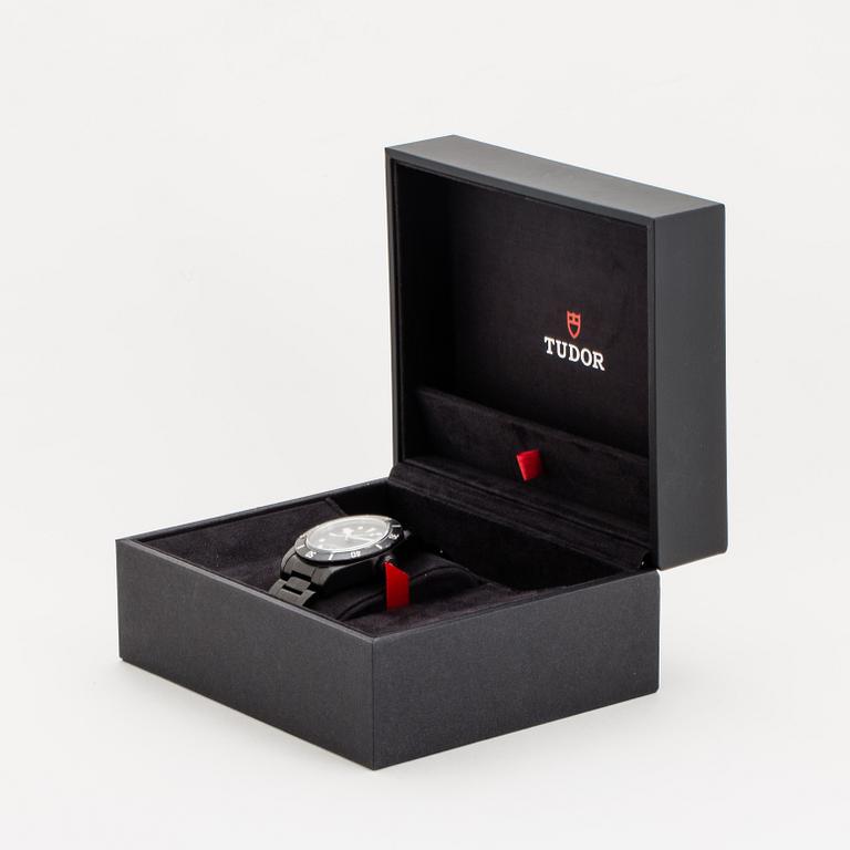 Tudor, Black Bay Dark Heritage, Chronometer, armbandsur, 41 mm.