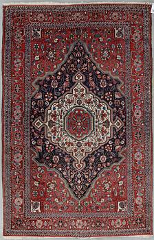 MATTA, semiantik, Djovsan. Ca 210 x 137 cm.