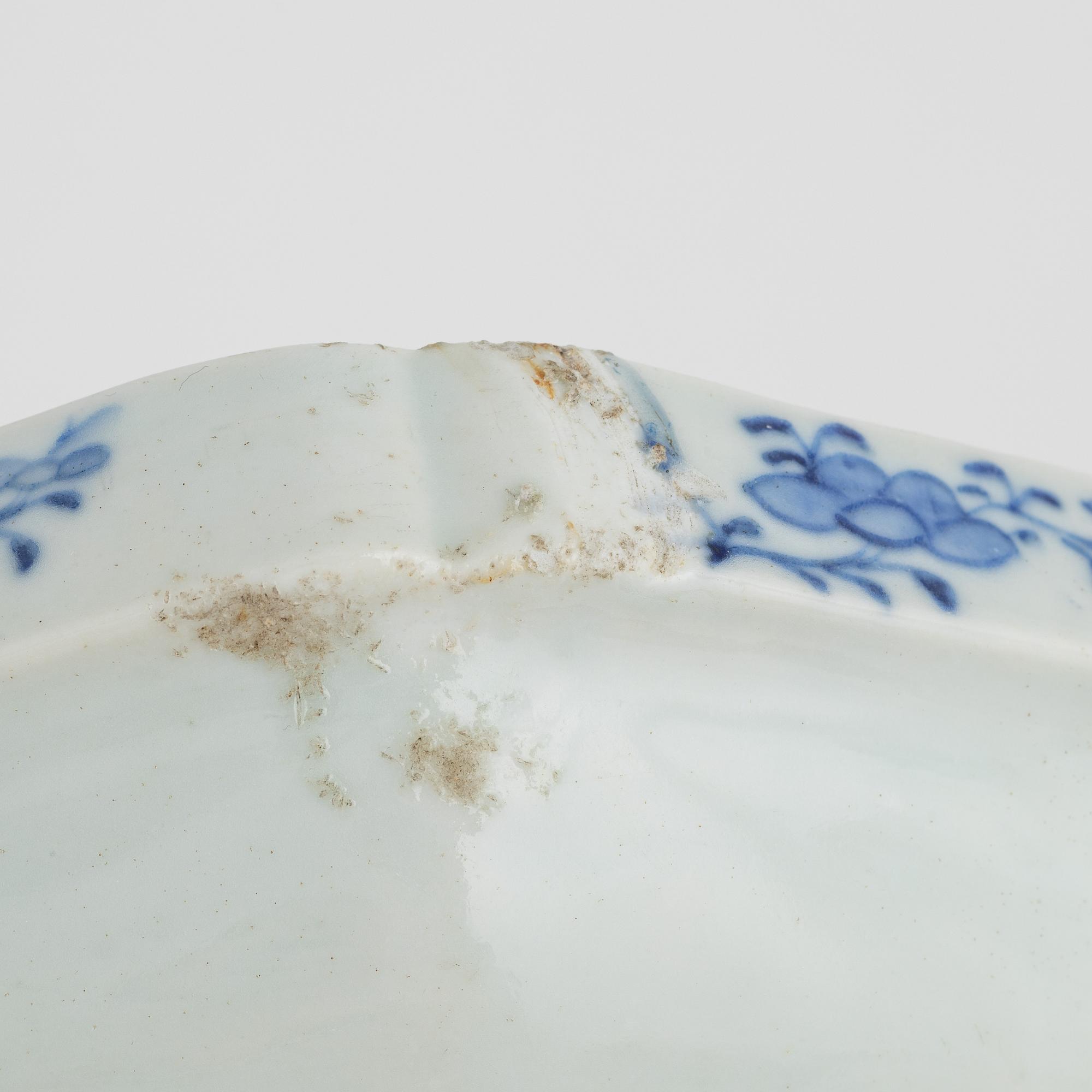 A blue and white hot water dish, Qing dynasty, Jiaqing (1796-1820).