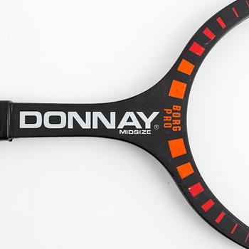 Tennisracket. Signerad Björn Borg. Speciellt framtaget midsized Borg Pro test racket, Graphite-förstärkt.