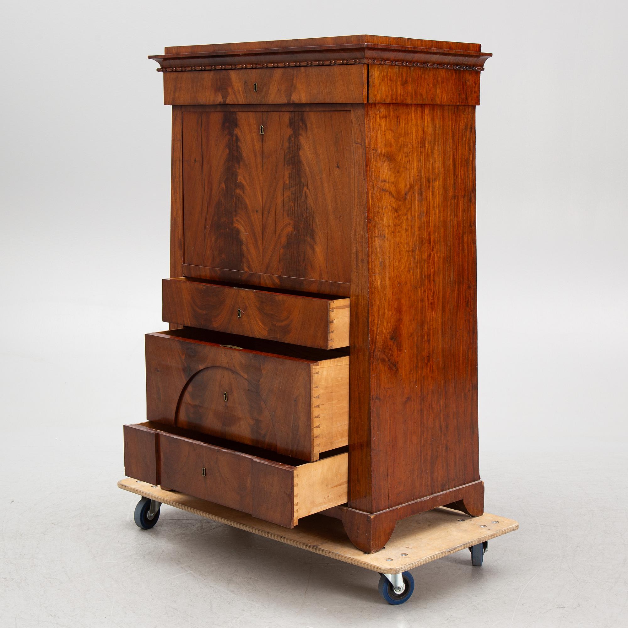 Chiffonjé, Stockholmsarbete, 1800-talets första hälft, Empire.