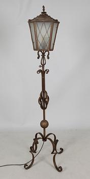 GOLVLAMPA, 1900-talets första hälft.