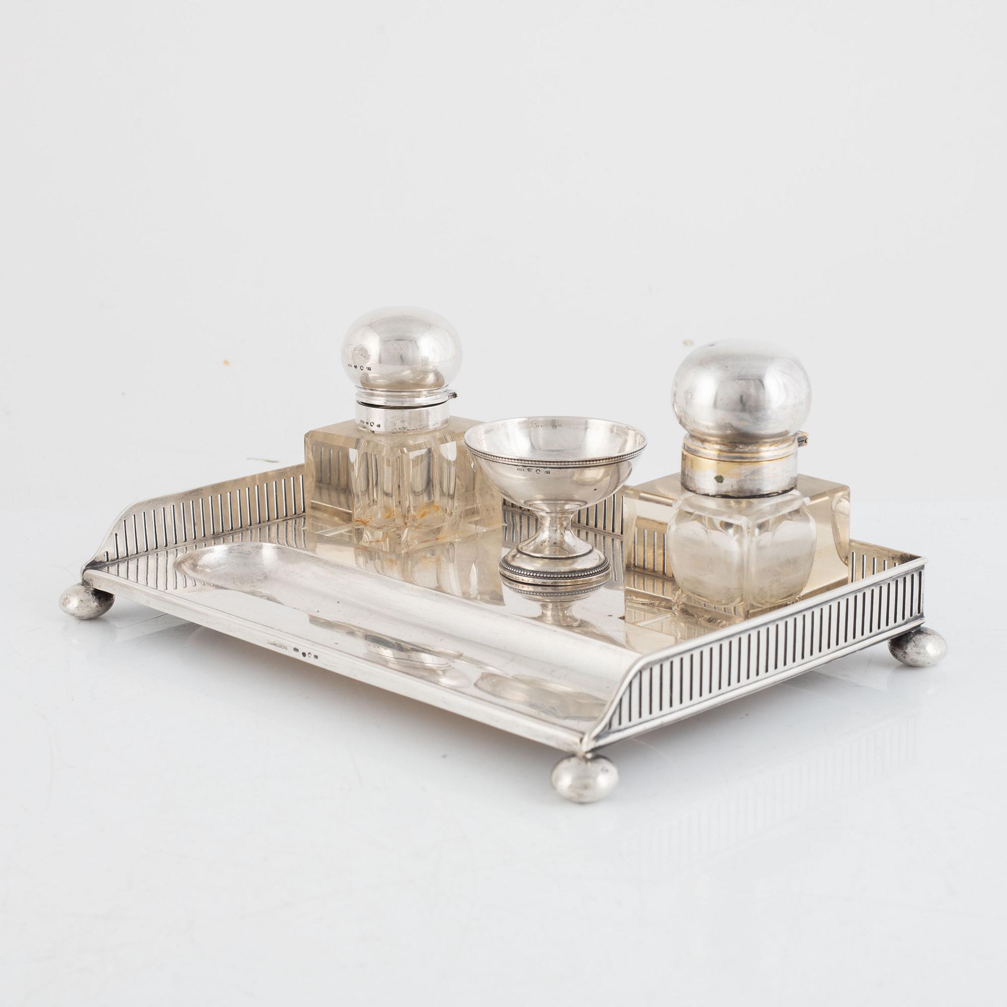 A Swedish Silver Inkwell, mark of CG Hallberg, Stockholm 1907.