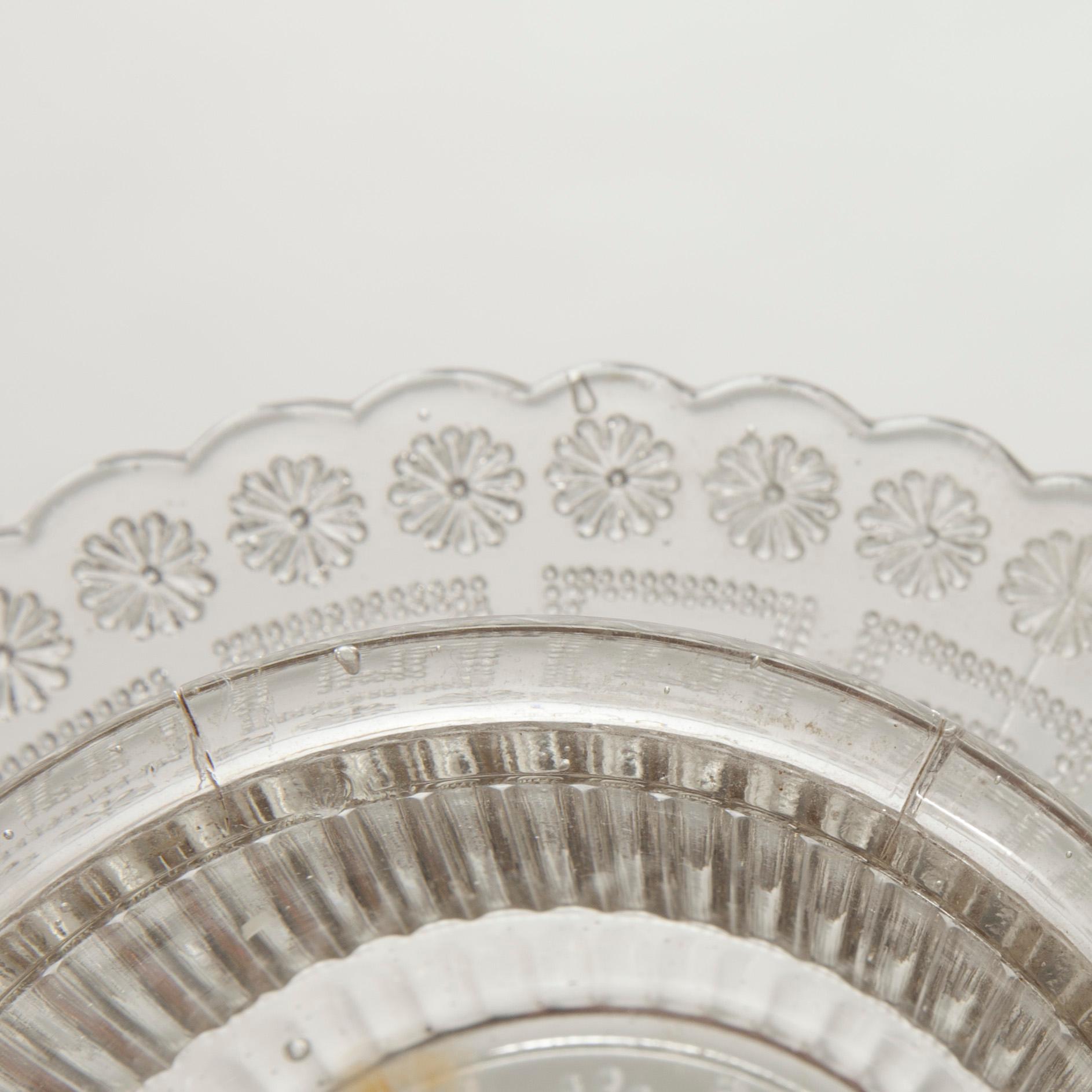 UPPSATSSKÅL, SMÖRASK och 2 NÅLFAT, pressglas, sekelskiftet 1800/1900.