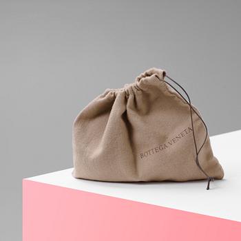 CLUTCH, "New Knot", Bottega Veneta.