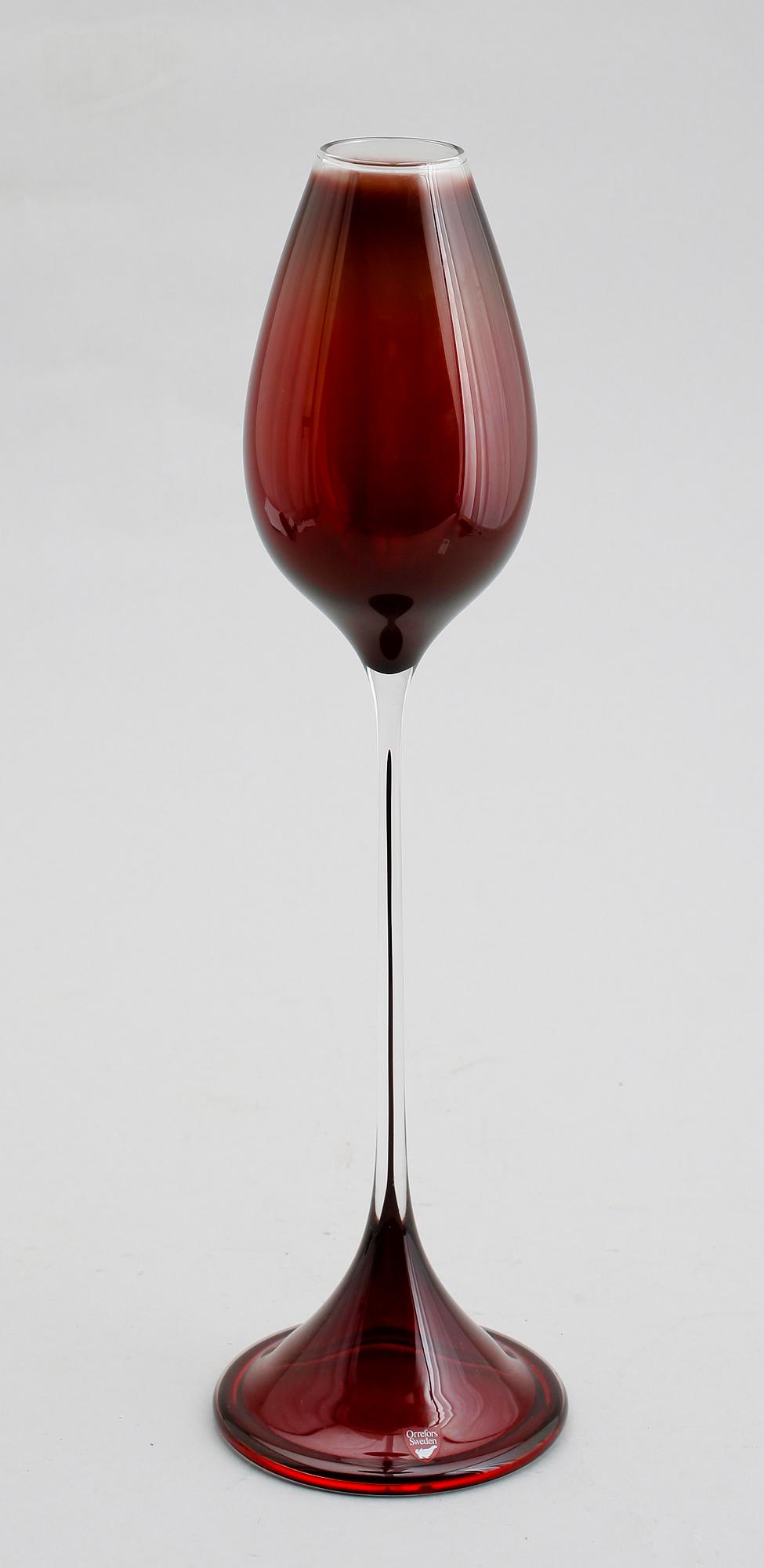 NILS LANDBERG, tulpanglas, Orrefors, signerad.