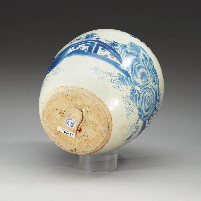 A blue and white Transitional jar, 17th Century.