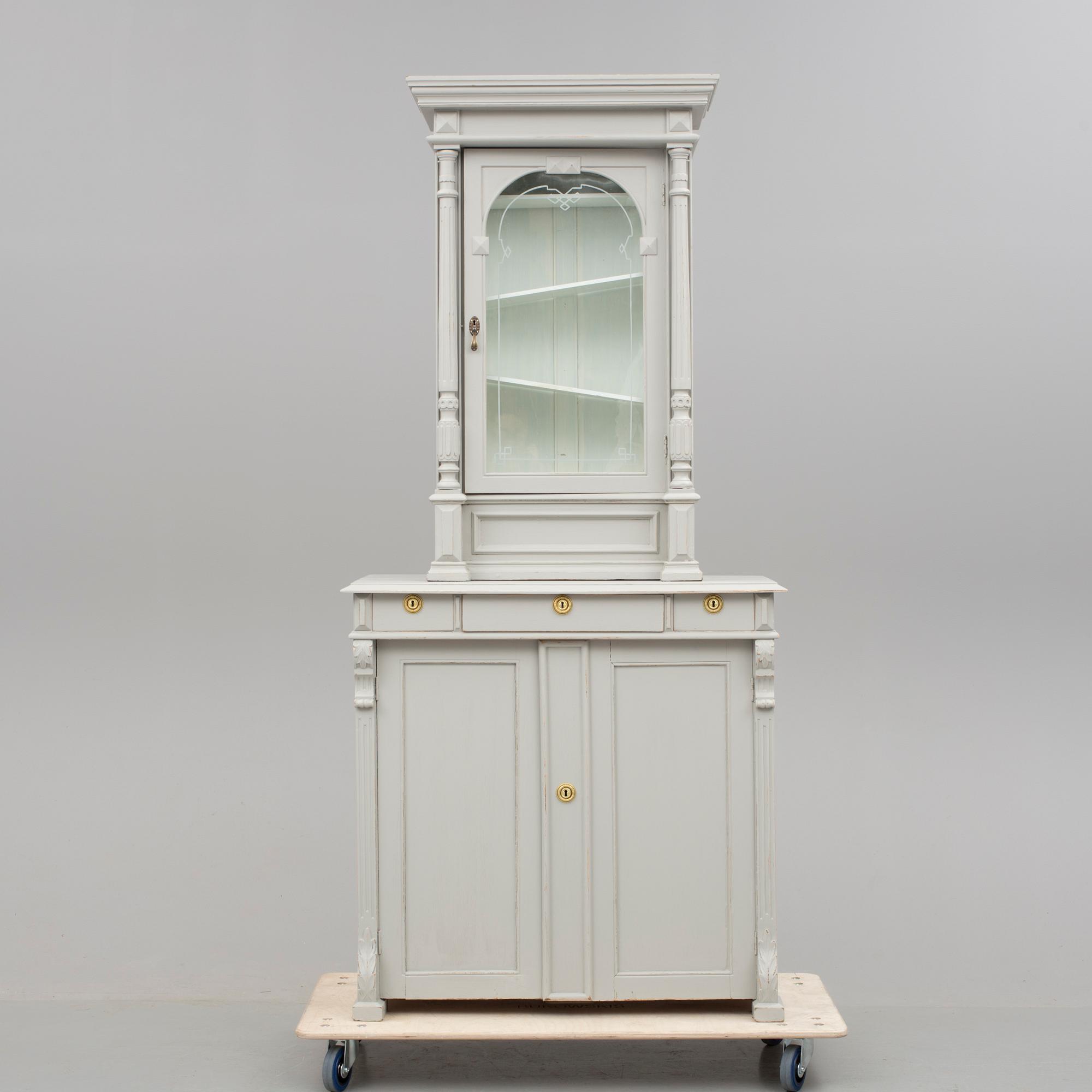 BOKSKÅP, nyrenässans, 1800-talets slut.
