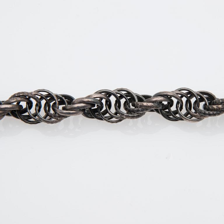HALSSMYCKE, silver, Kalevala Koru, 1900-talets slut.