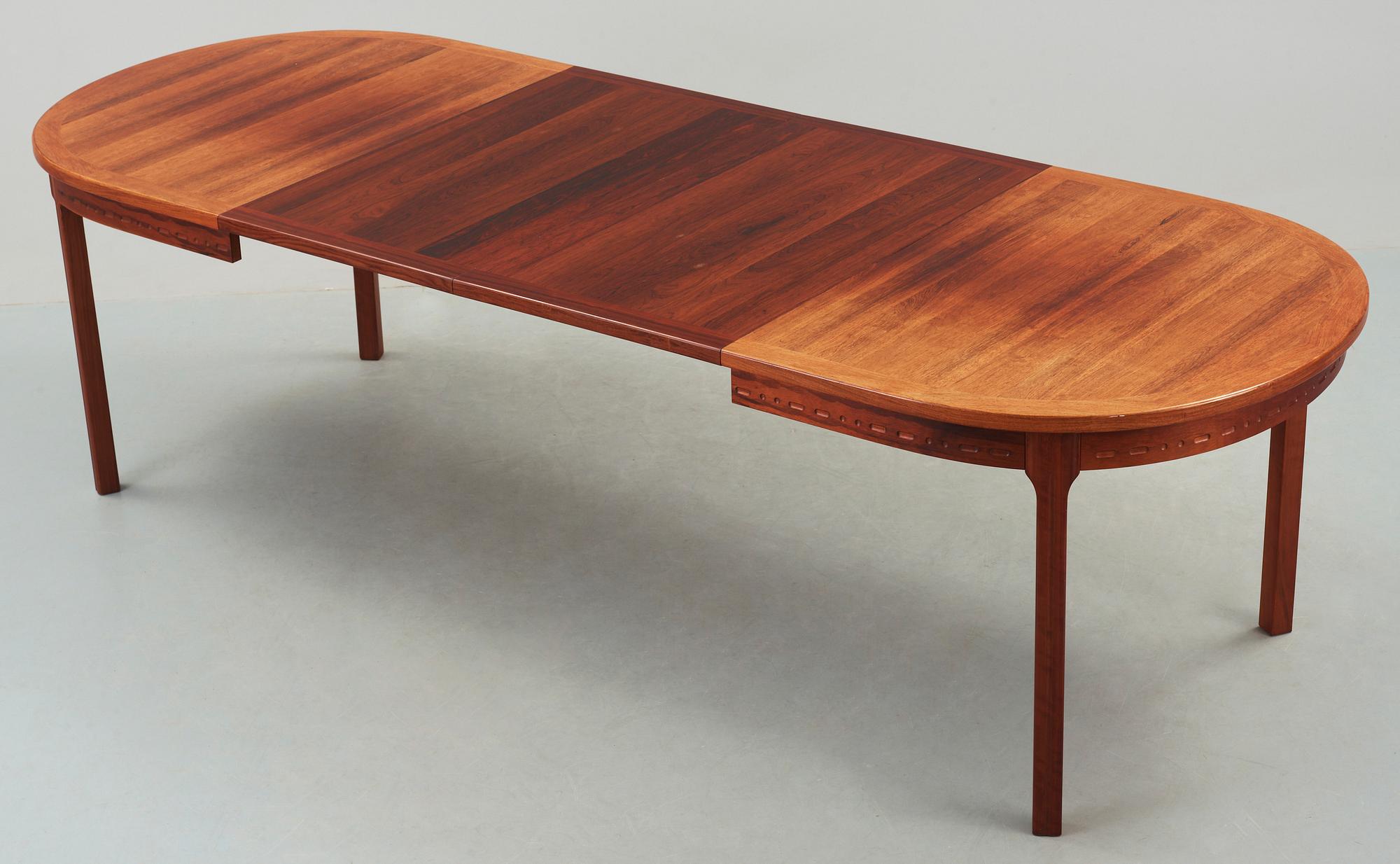 MATBORD med 2 st iläggsskivor, 1950/60-tal.