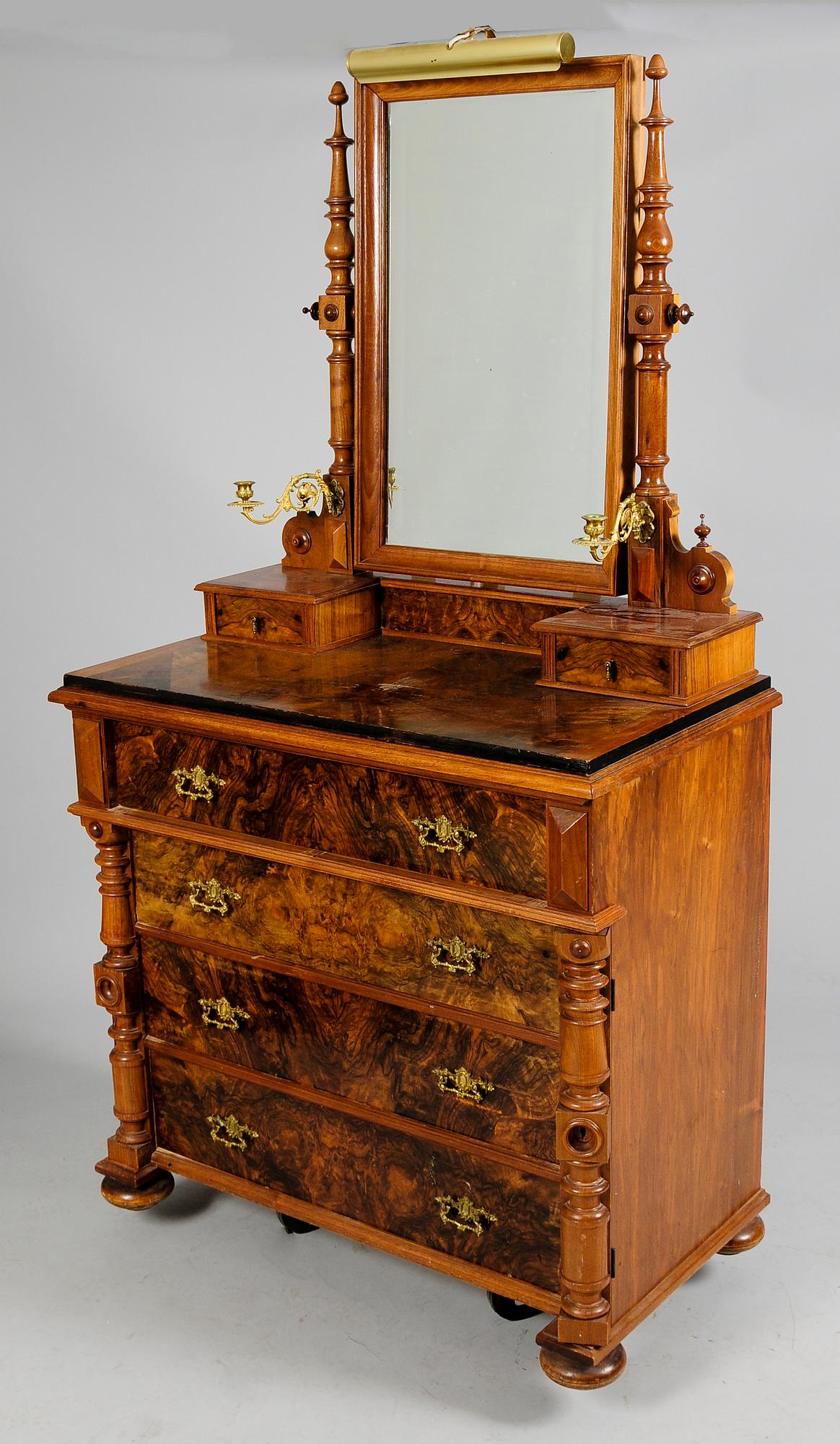 SPEGELBYRÅ, nyrenässans, sekelskiftet 1900.