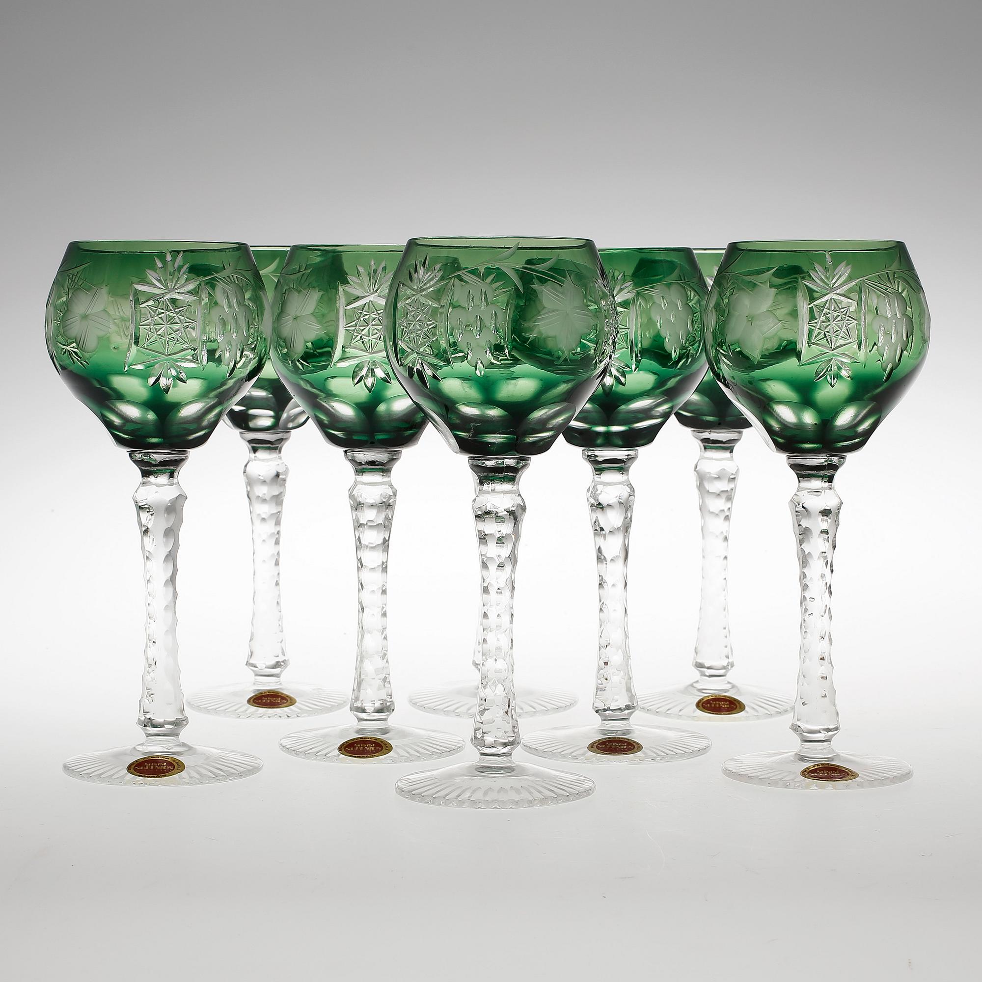 VITVINSGLAS, 8 stycken. Böhmen, 1900-talets tredje kvartal.
