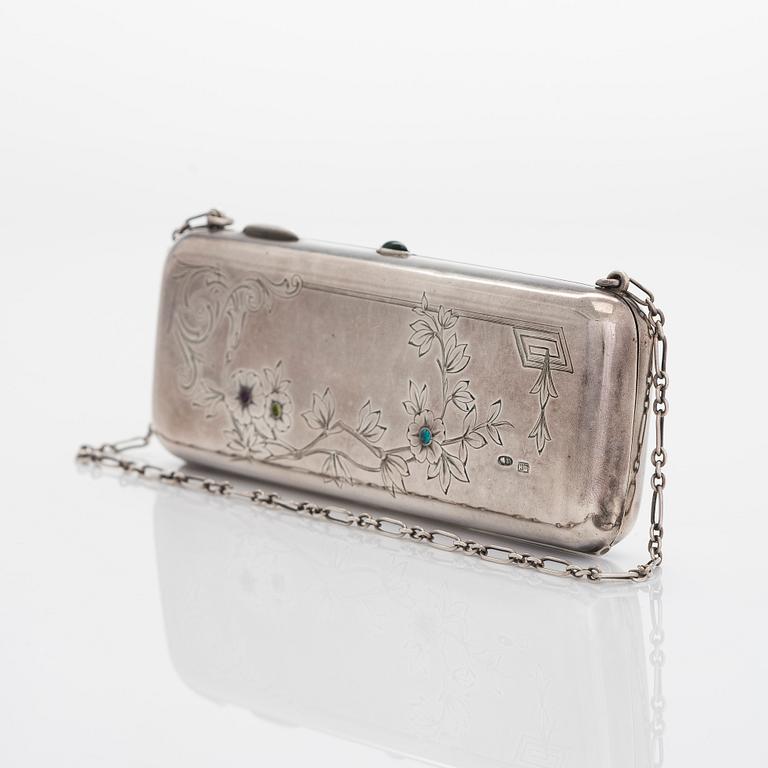 Aftonväska, silver, med färgade stenar, Moskva 1908-1926.