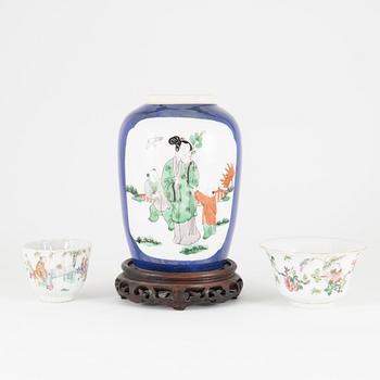 A powder blue and famille verte jar and two famille rose cups, Qing dynasty, 19th Century.